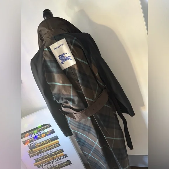 Burberry Bradford Belted-Waist Reversible Trench Coat - Picture 13 of 16